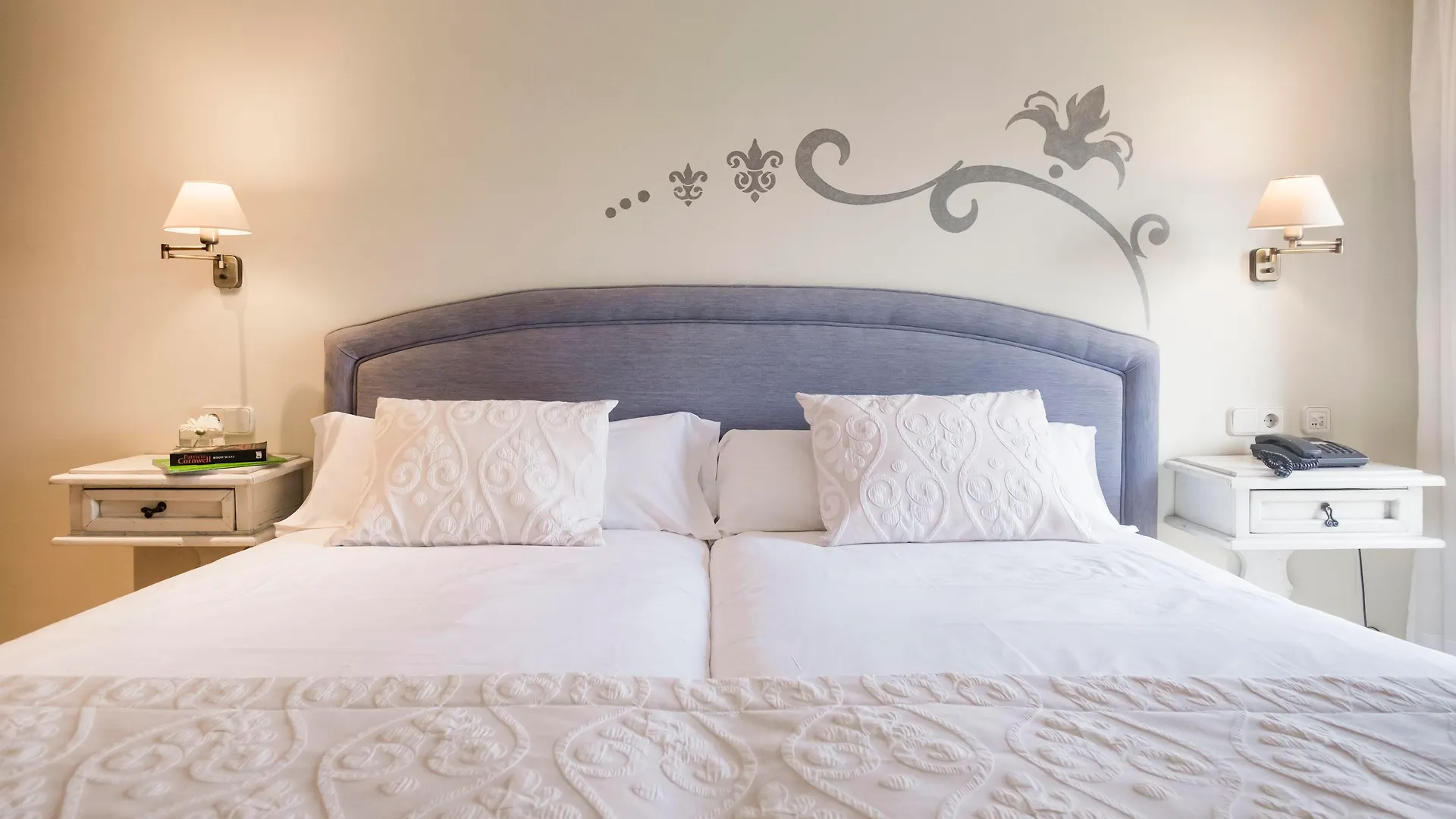 Apartments Galeon Suites Port de Pollenca 0*,