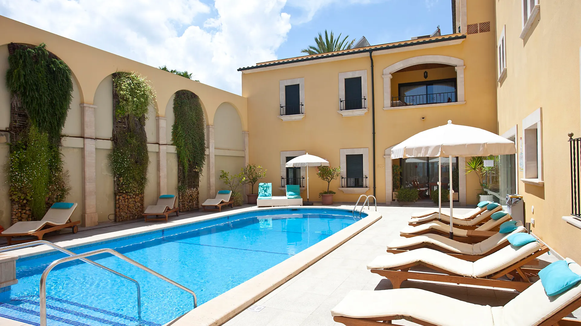 Apartments Galeon Suites Port de Pollenca