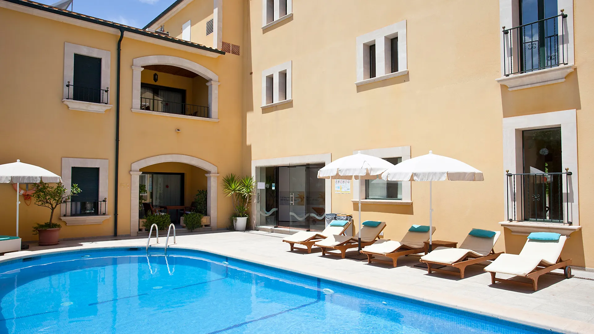 Apartments Galeon Suites Port de Pollenca Spain